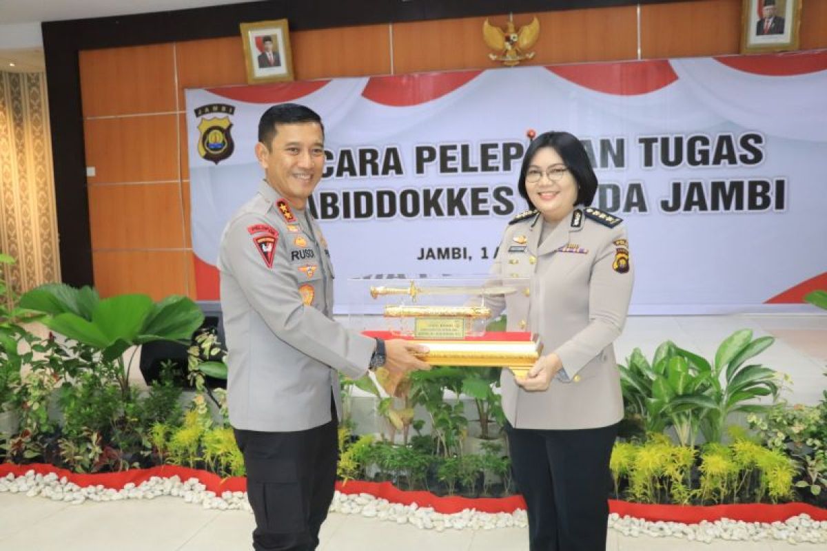 Kapolda Jambi pimpin upacara penyerahan jabatan Kabid Dokkes