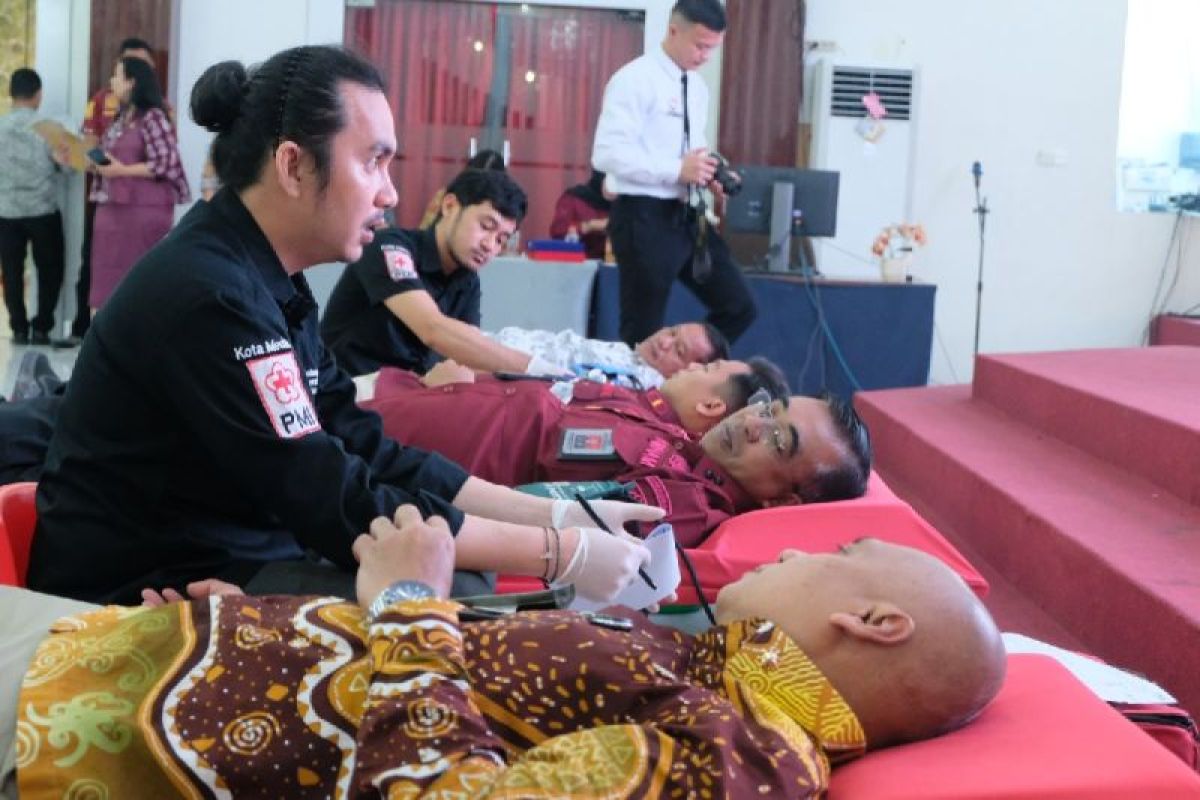 Kemenkumham Sumut  salurkan 120 kantong darah sambut Hari Pengayoman