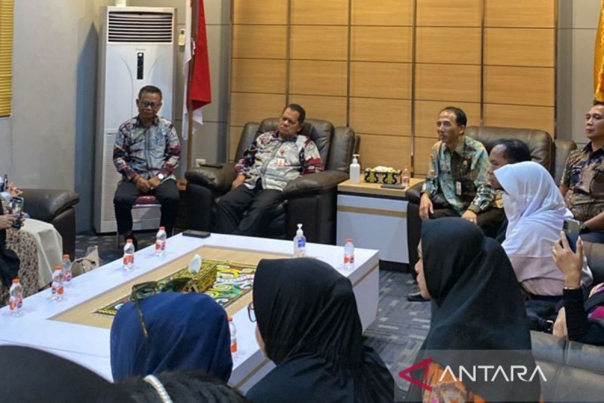 Pemkot Samarinda bentuk tim investigasi dugaan  jual buku di sekolah