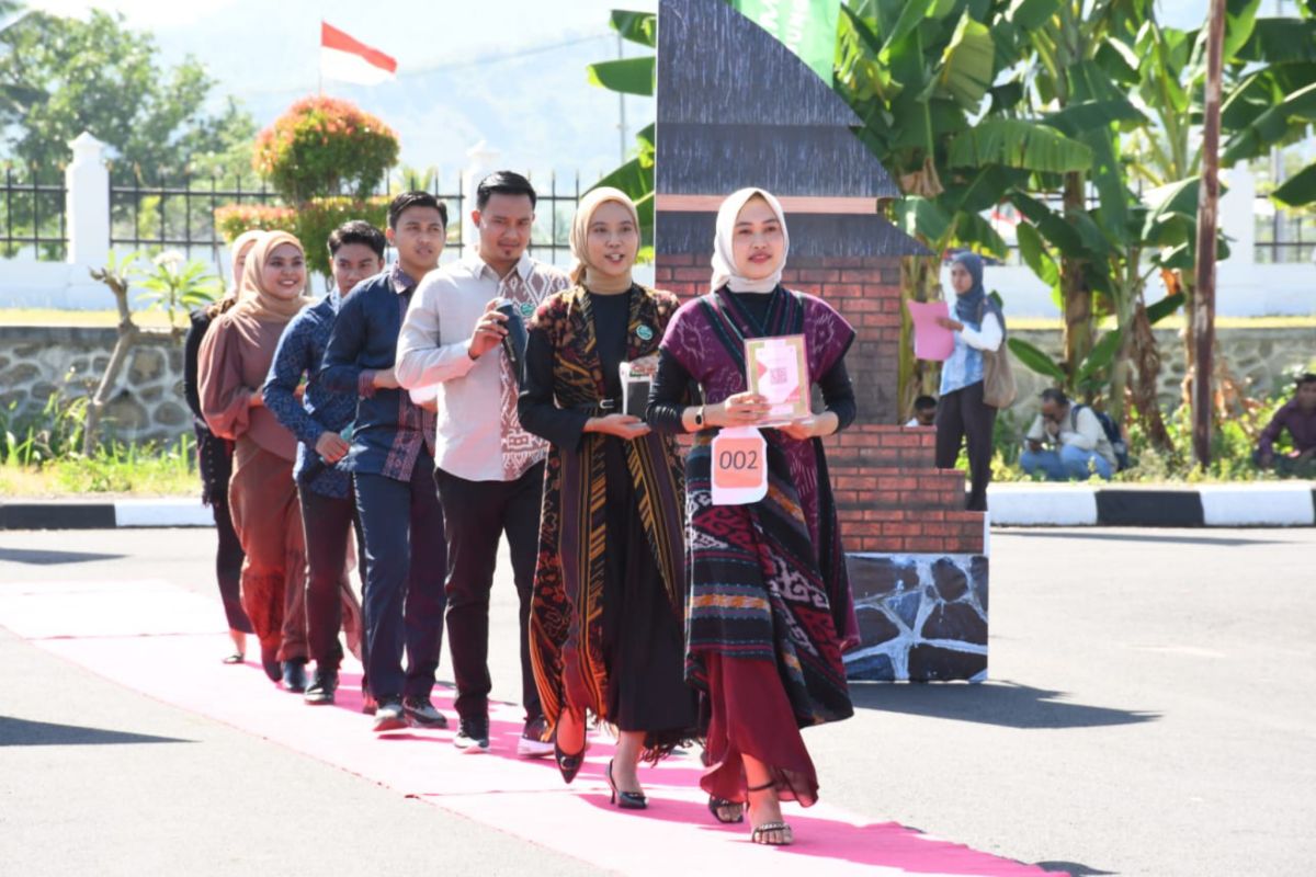 Pemkab Lombok Utara menggelar lomba fashion street