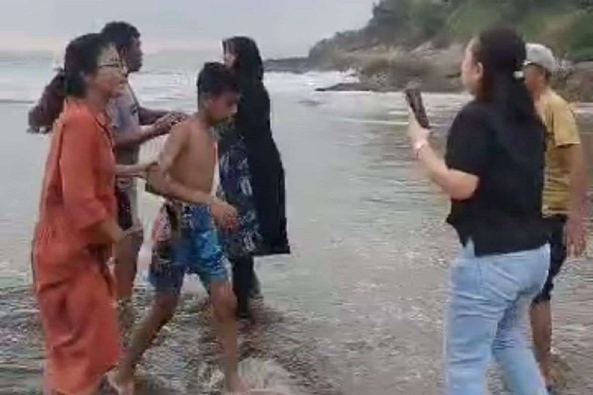 Dua wisatawan mancanegara asal Riyad tenggelam di Pantai Karangsari Palabuhanratu