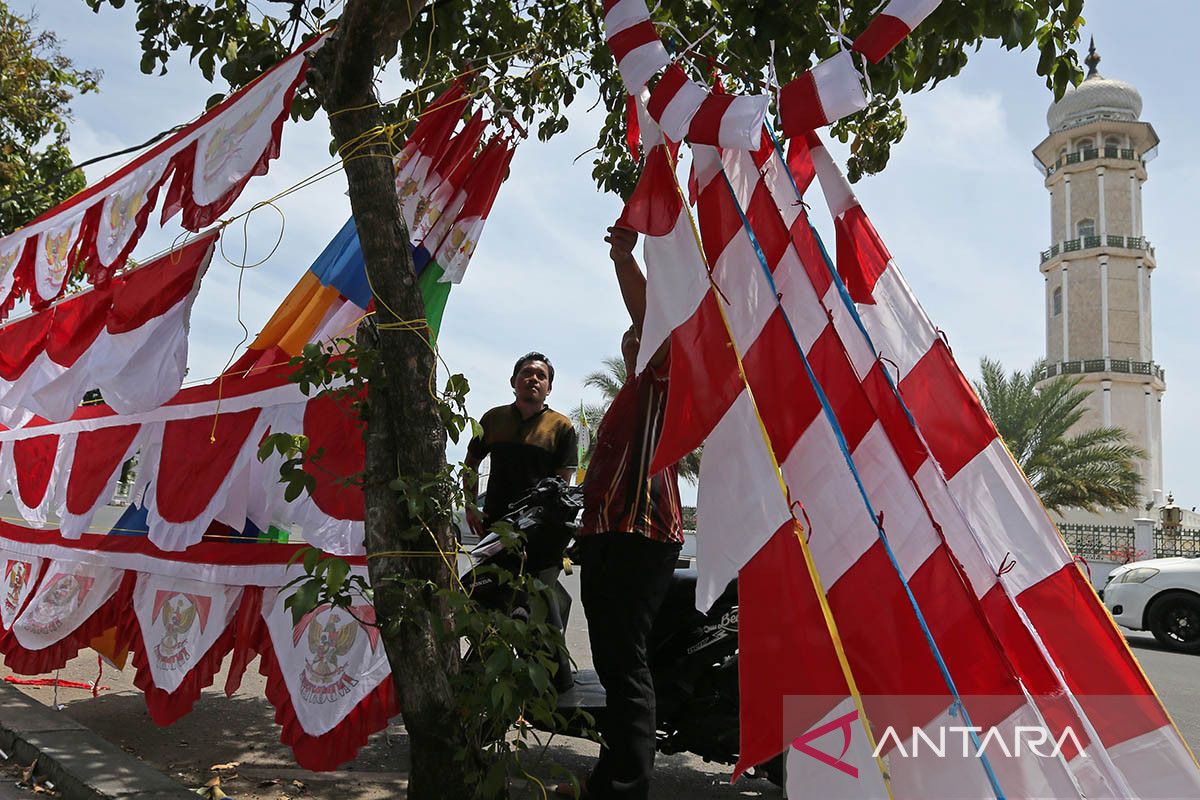 FOTO - Penjualan pernak pernik HUT RI di Aceh