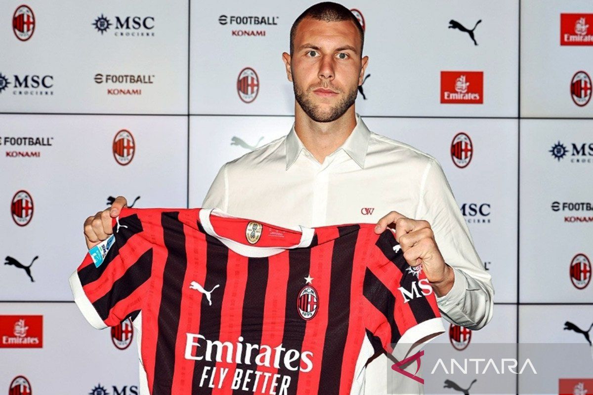 AC Milan rekrut bek anyar Starhinja Pavlovic dari klub Austria