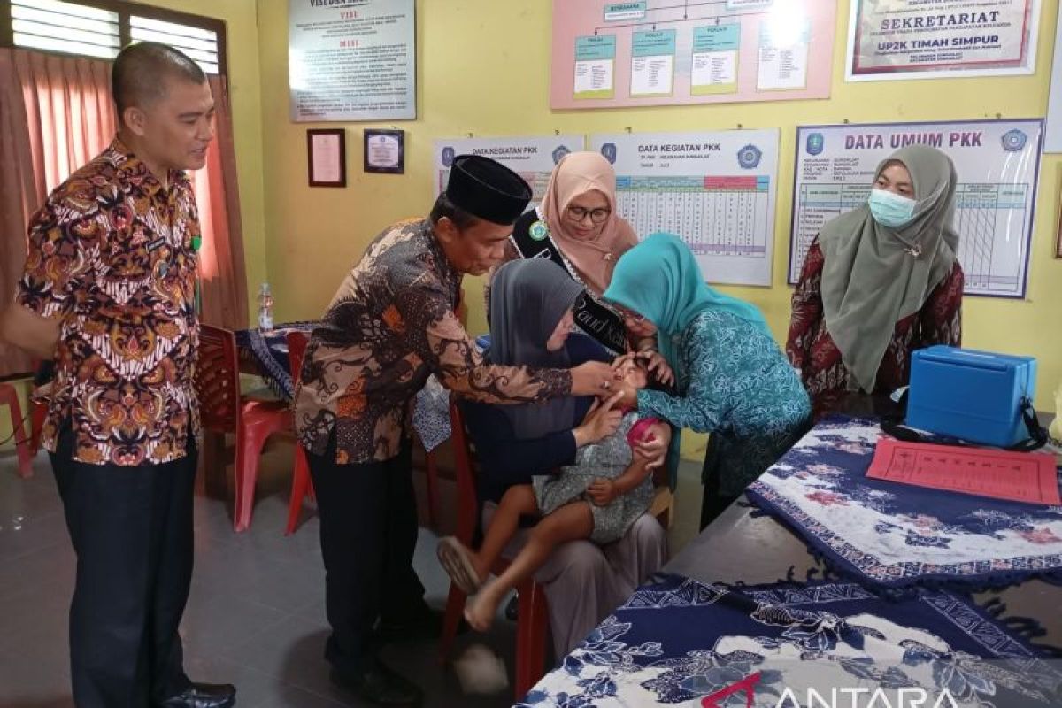 Bangka gencar berikan vaksin polio guna capai target 95 persen