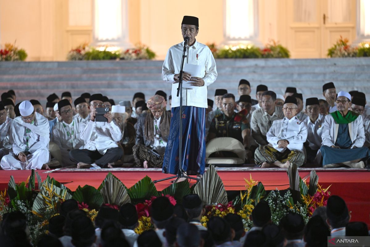 Pengamat menilai tak ada kata terlambat bagi Jokowi untuk minta maaf