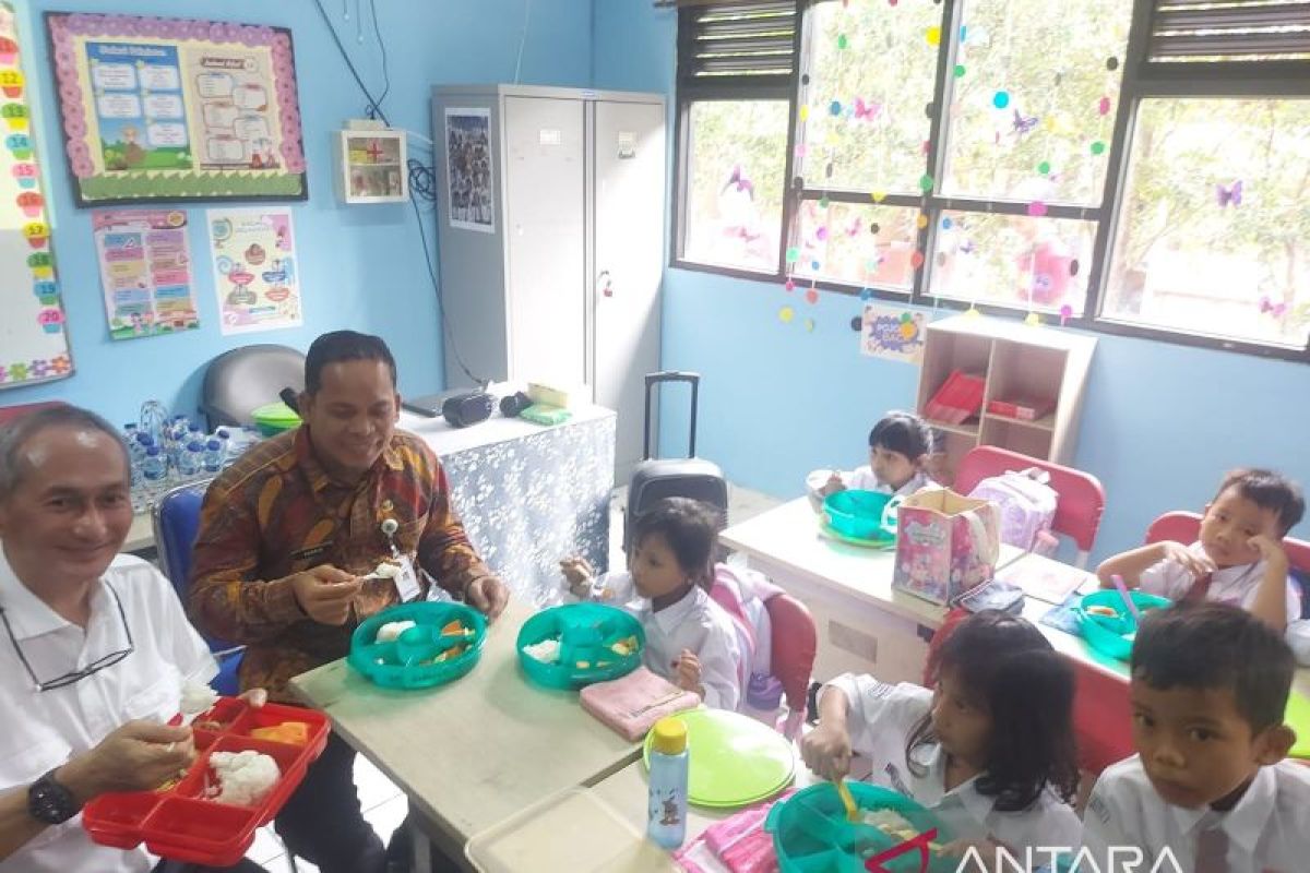 Pj Wali Kota: Biaya uji coba makan gratis di Tangerang dari dana BOS daerah