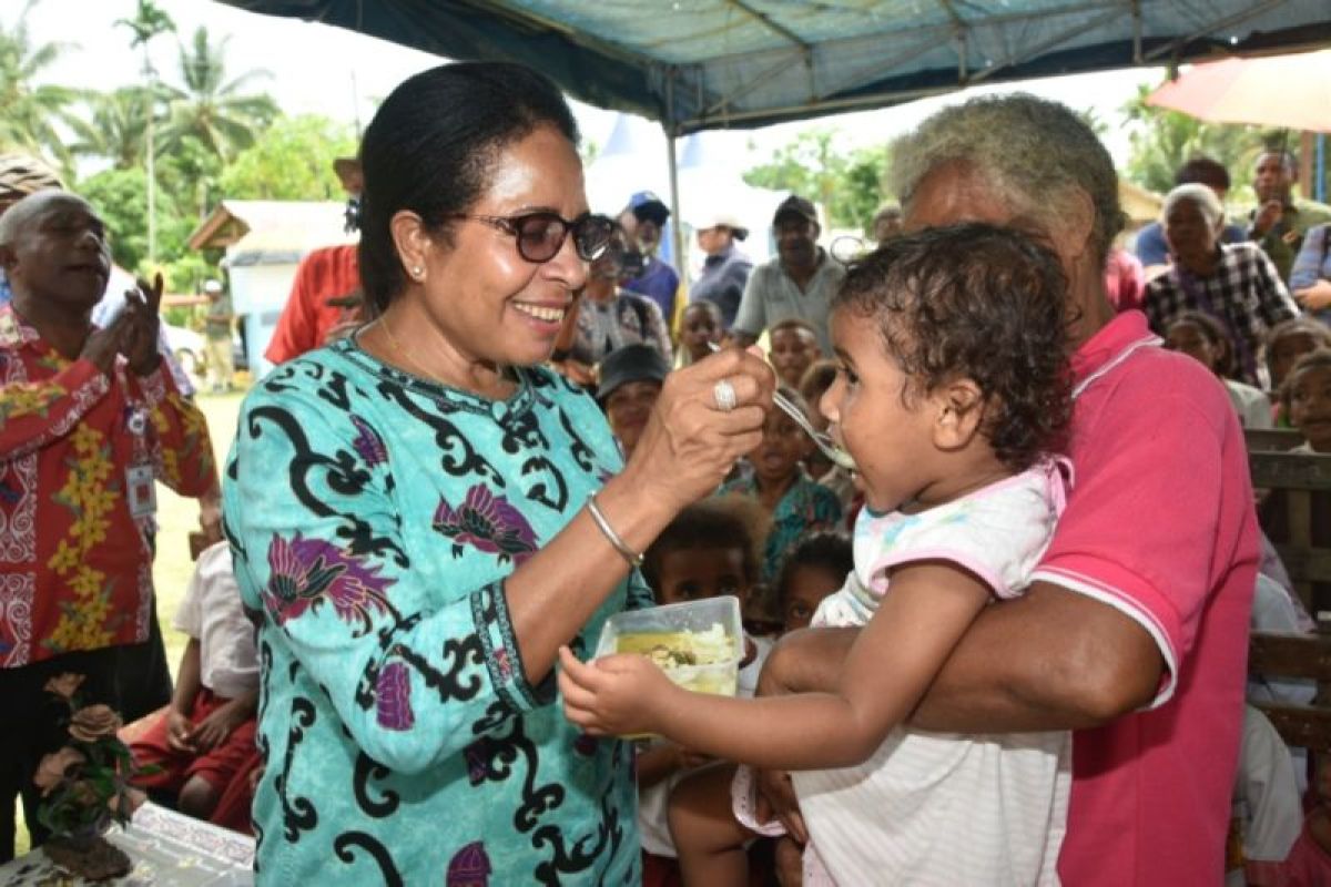 Pemkab Biak beri makanan bergizi untuk anak Distrik Biak Barat-Swandiwe