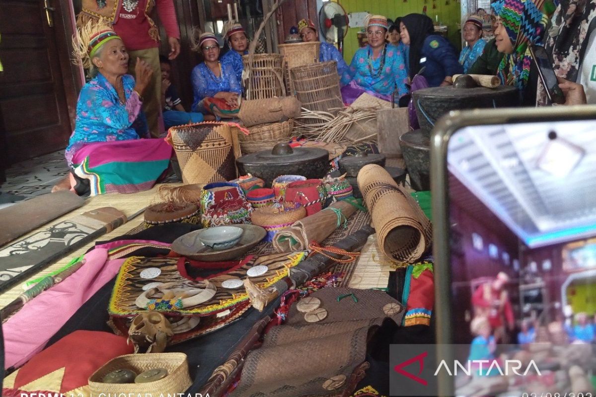 Panitia Pengesahan Masyarakat Adat Kutim verifikasi  ke Long Wehea