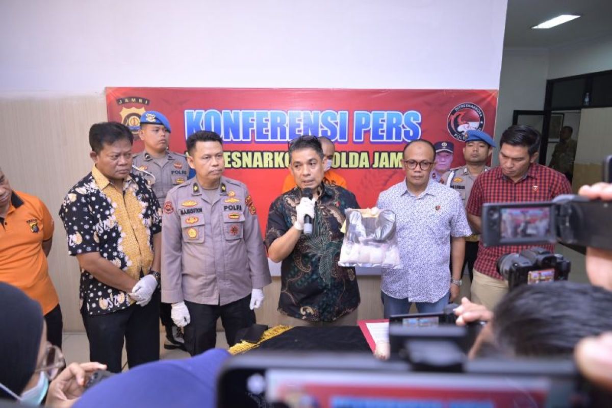 Polda Jambi musnahkan 4 kg sabu dan 19 ribu ekstasi dari jaringan internasional