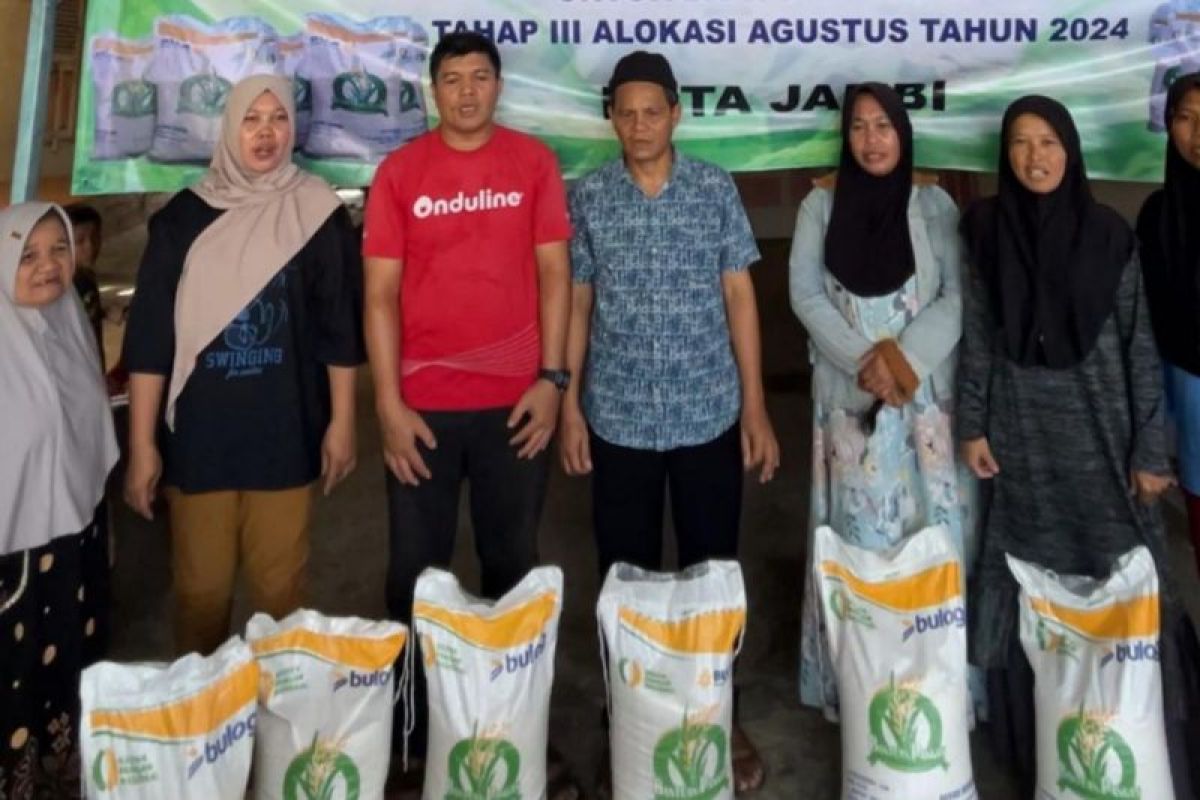 Bulog Jambi distribusikan bantuan pangan tahap tiga kepada 204.000 KPM