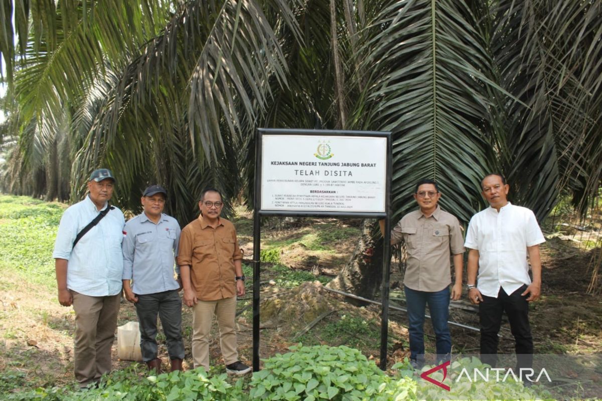 Korupsi pemanfaatan kawasan hutan, Kejari Tanjabbar segel ribuan hektare lahan PT PSJ