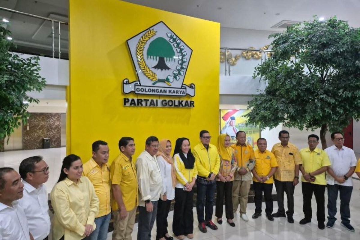 Golkar serahkan rekomendasi ke Sembilan bapaslon di  Malut