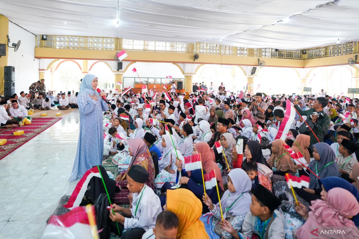 Khofifah motivasi ribuan anak yatim untuk gapai cita-cita setinggi langit