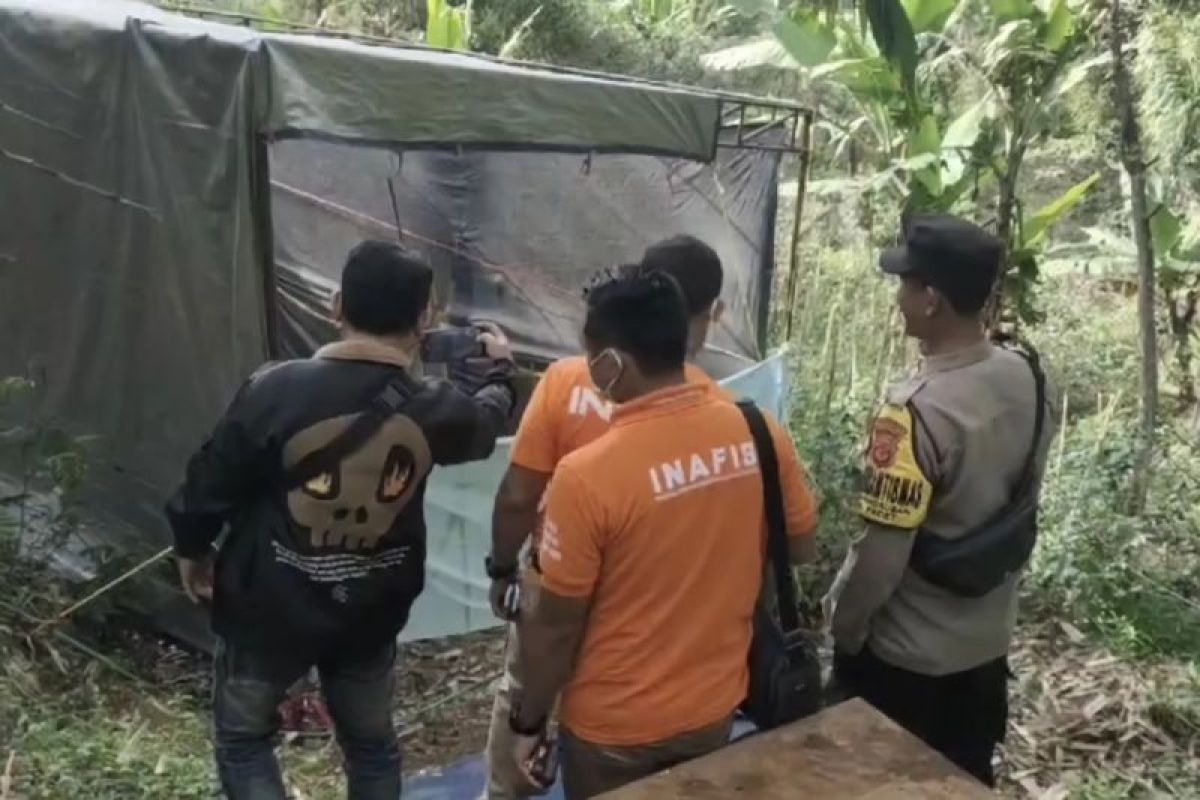 Polisi lakukan gali kuburan wanita korban pembunuhan di Bandung