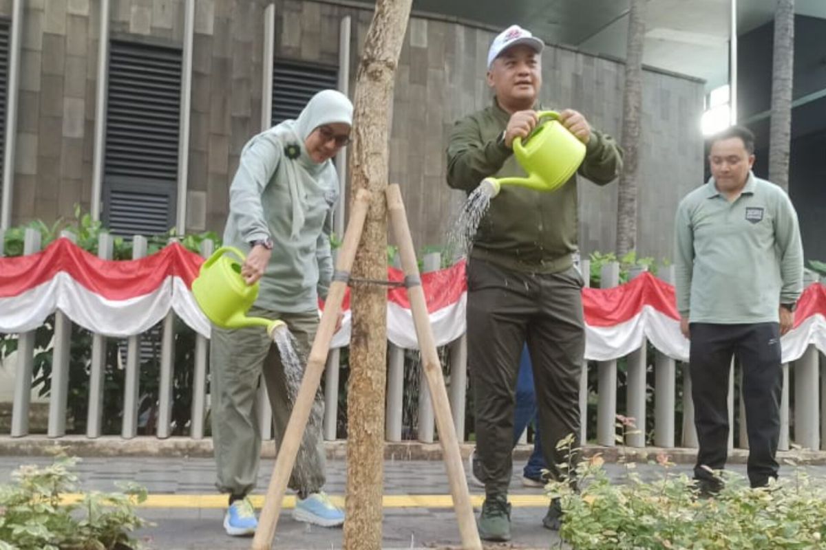 Jakpus tanami 76 pohon pelindung antisipasi perubahan iklim