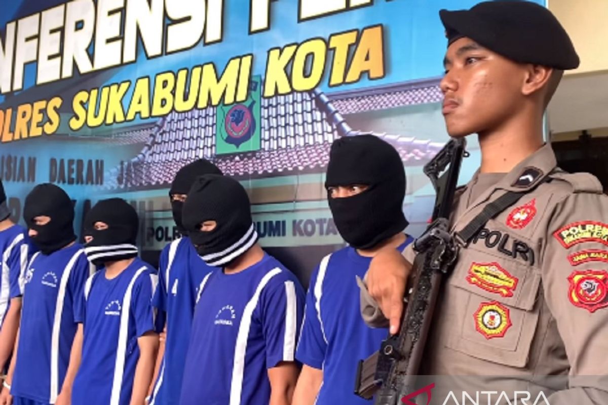 Satnarkoba Polres Sukabumi Kota ringkus 10 pengedar narkoba beberapa di antaranya mahasiswa