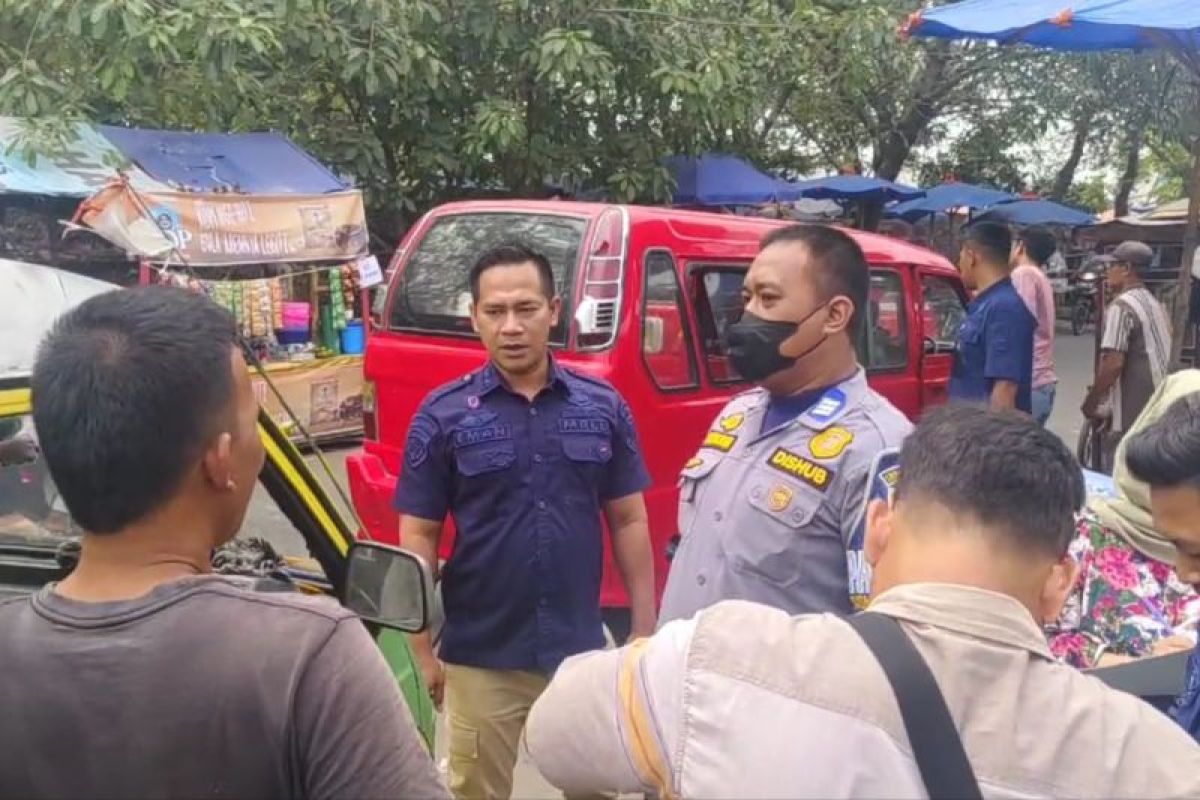 Razia trayek, Dishub Cilegon minta sopir angkot lengkapi surat kendaraan