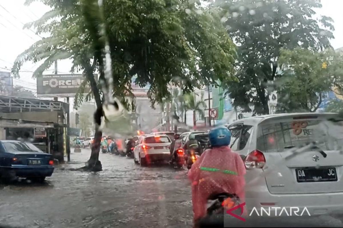 Sembilan wilayah Kalsel berpotensi diguyur hujan pada sore hari