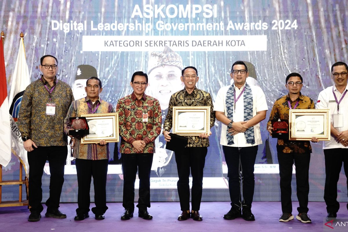 Sekda Kota Mojokerto raih penghargaan terbaik ADLG Awards 2024