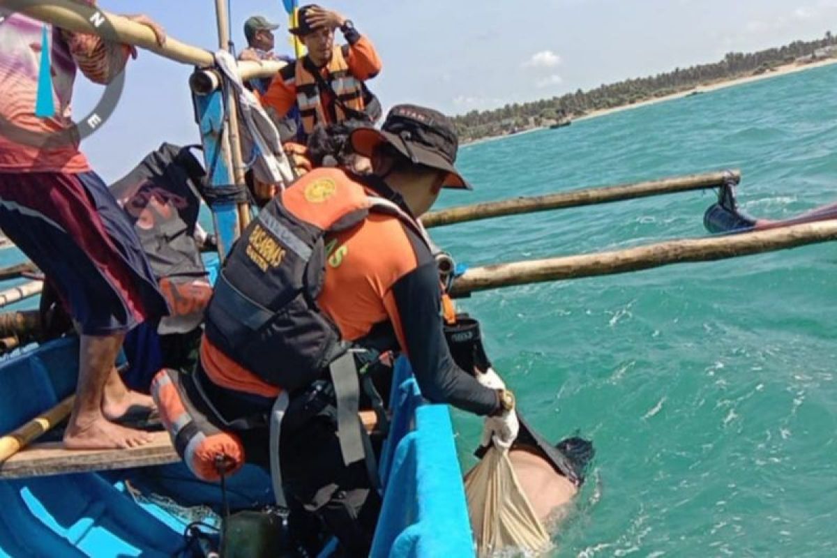 Tim SAR Banten temukan warga Jakarta meninggal terseret ombak