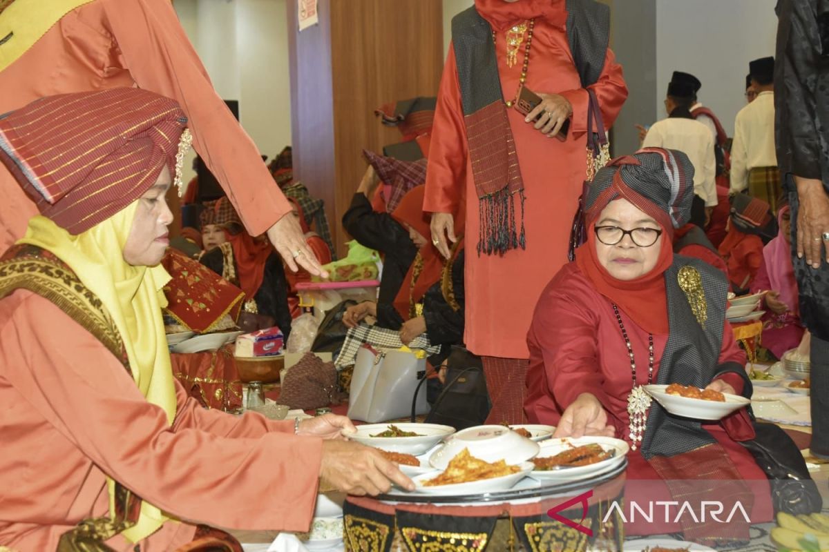 Pj Wali Kota Padang sebut Festival Makan Bajamba tarik wisatawan