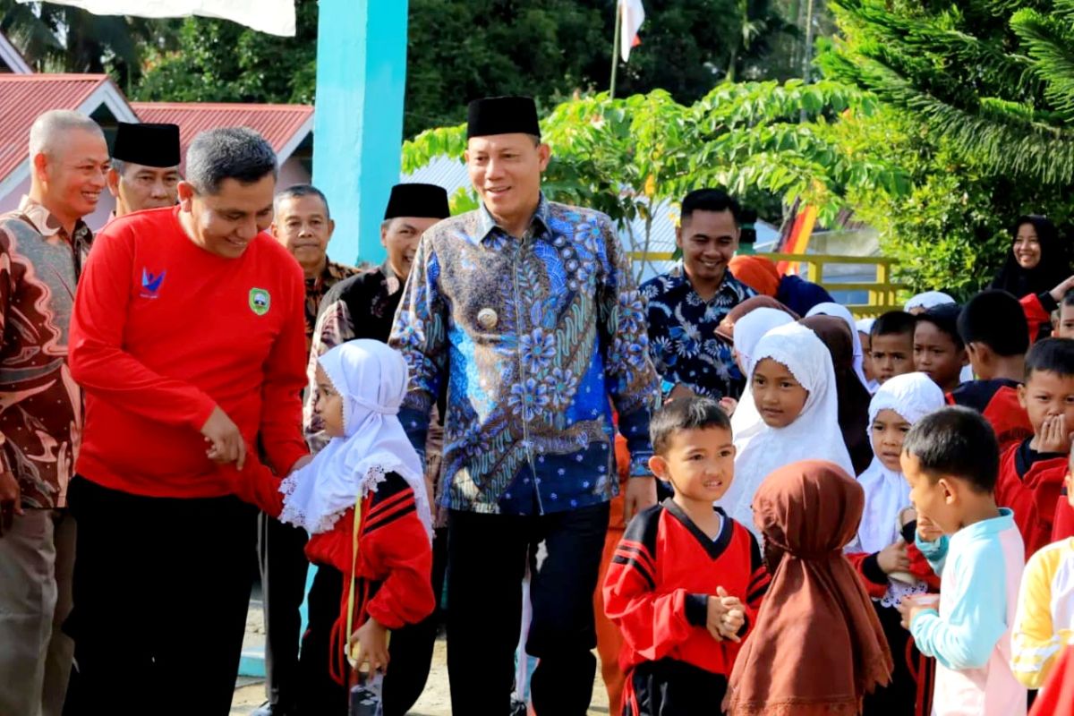 Bupati Sabar AS buka seminar interaktif peringati Hari Anak Nasional