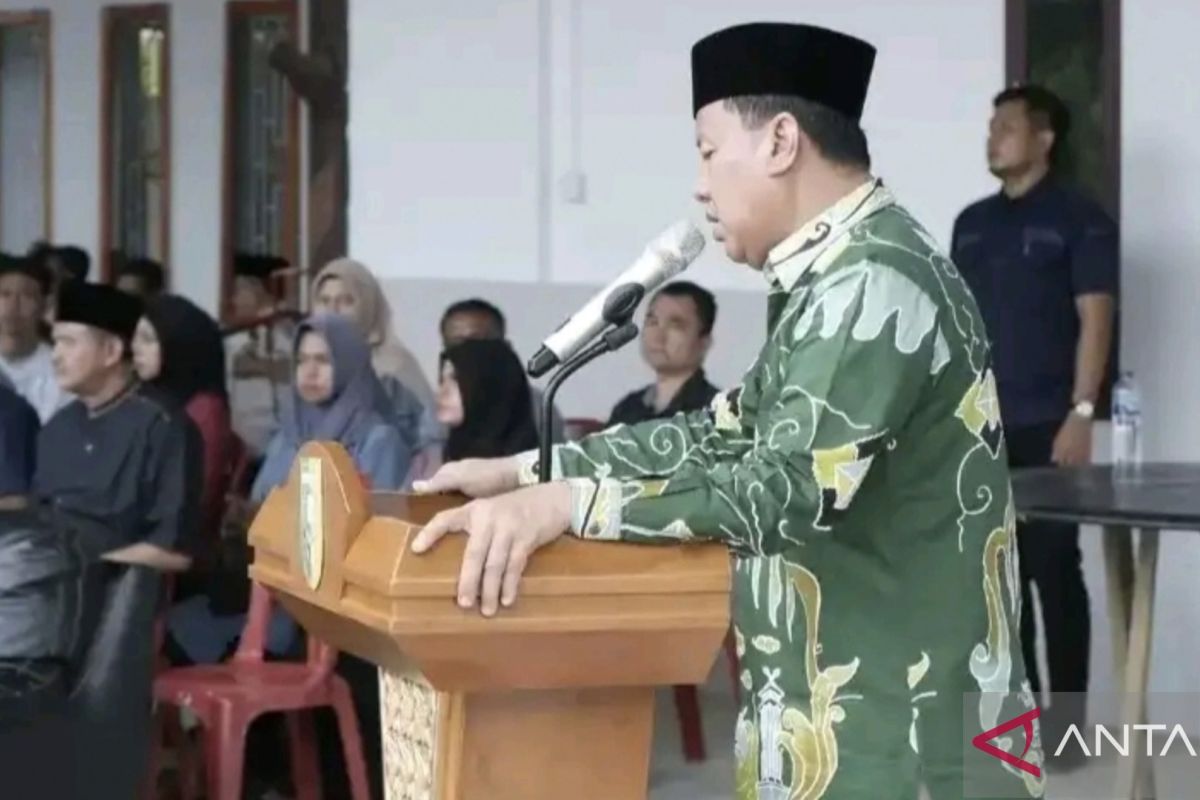 Bupati Kuansing lepas 23 warga umroh yang dianggap berjasa