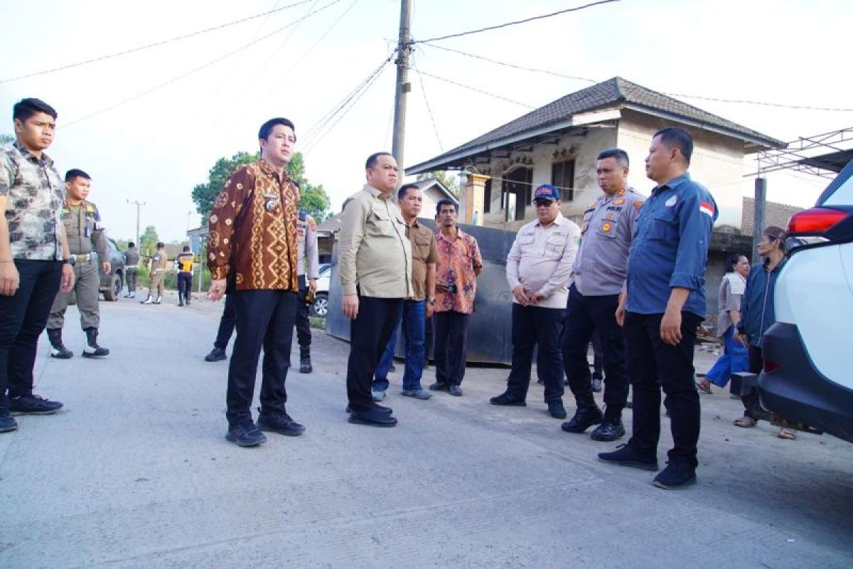 Jalan penghubung desa di Babat Toman kini mulus