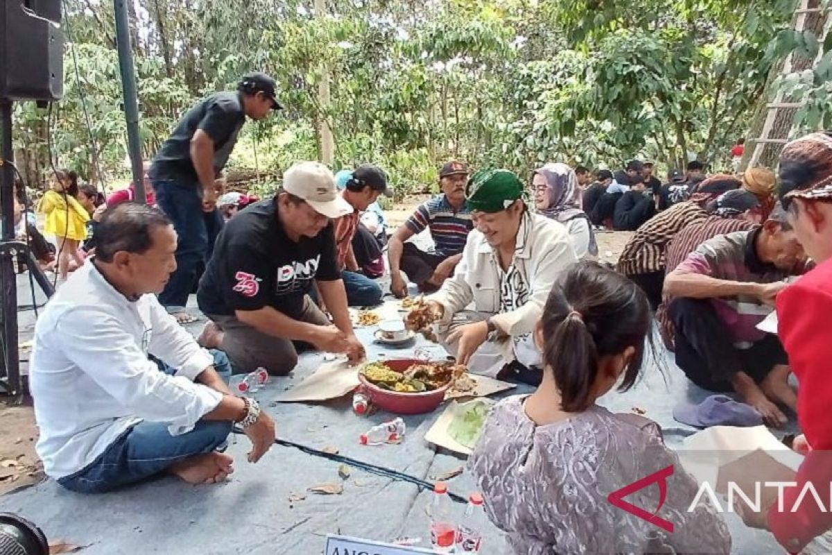 Warga Dusun Dorok Kediri gelar kirab budaya