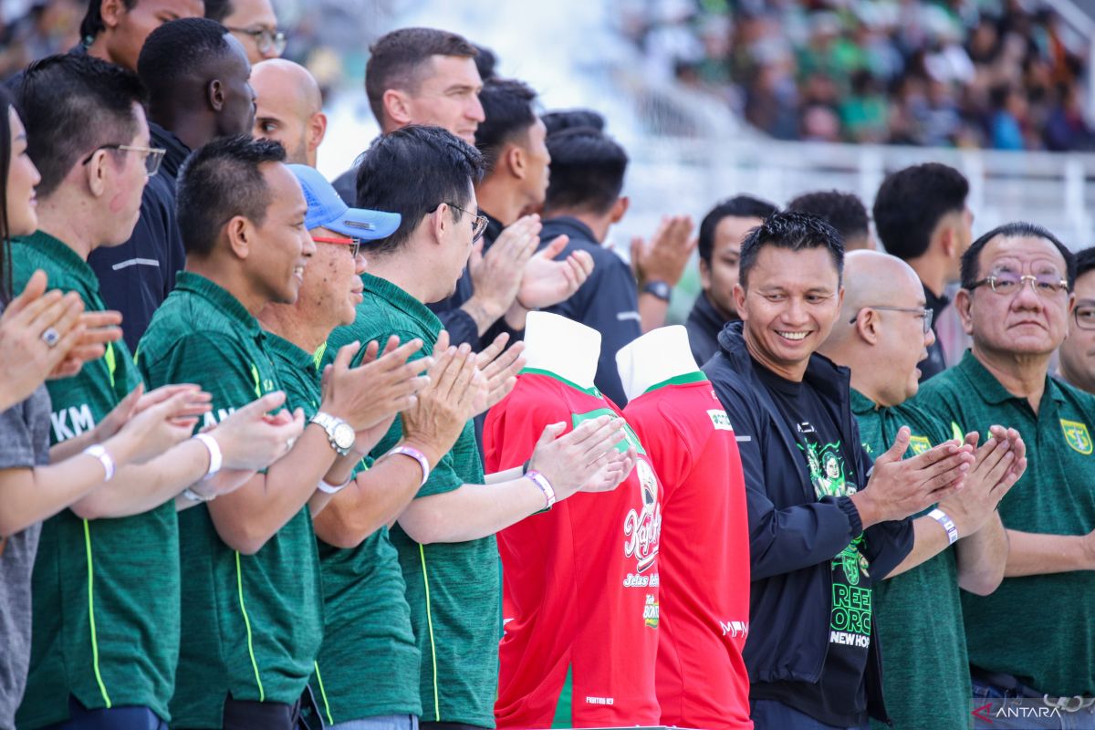 Persebaya kenalkan pemain dan jersi untuk Liga 1 2024/2025