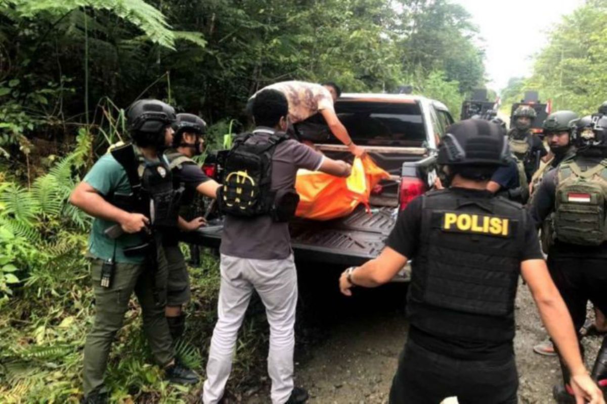 Keluarga warga Lombok yang dibunuh KKB minta perhatian perusahaan