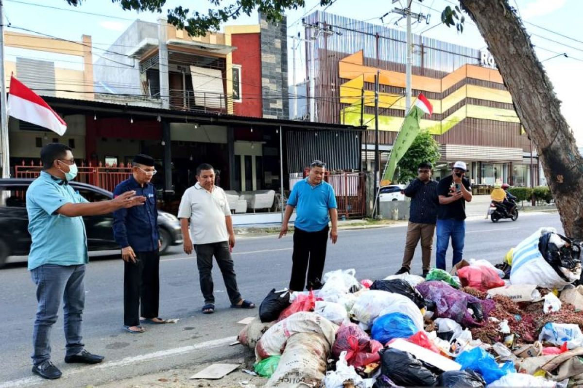 Pemkab Gorontalo tindaklanjuti tumpukan sampah di Limboto