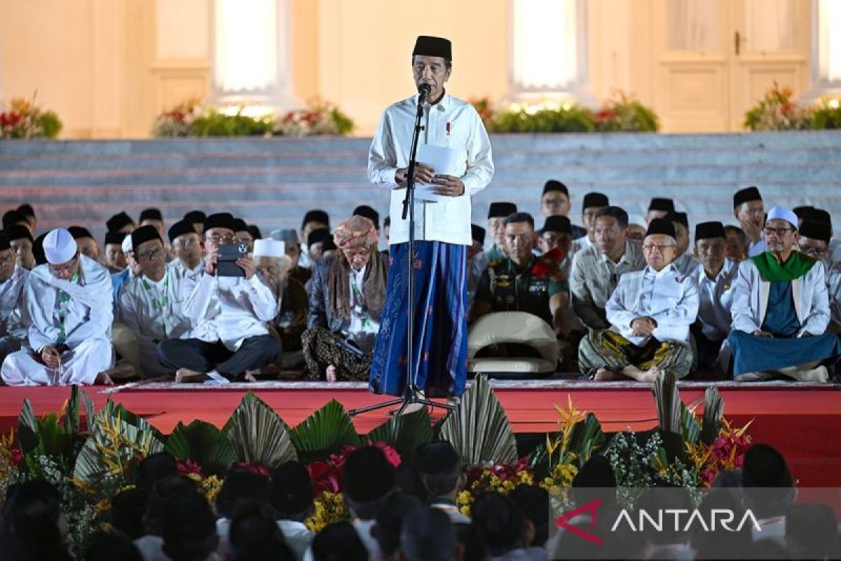 Pengamat menilai tak ada kata terlambat bagi Jokowi untuk minta maaf