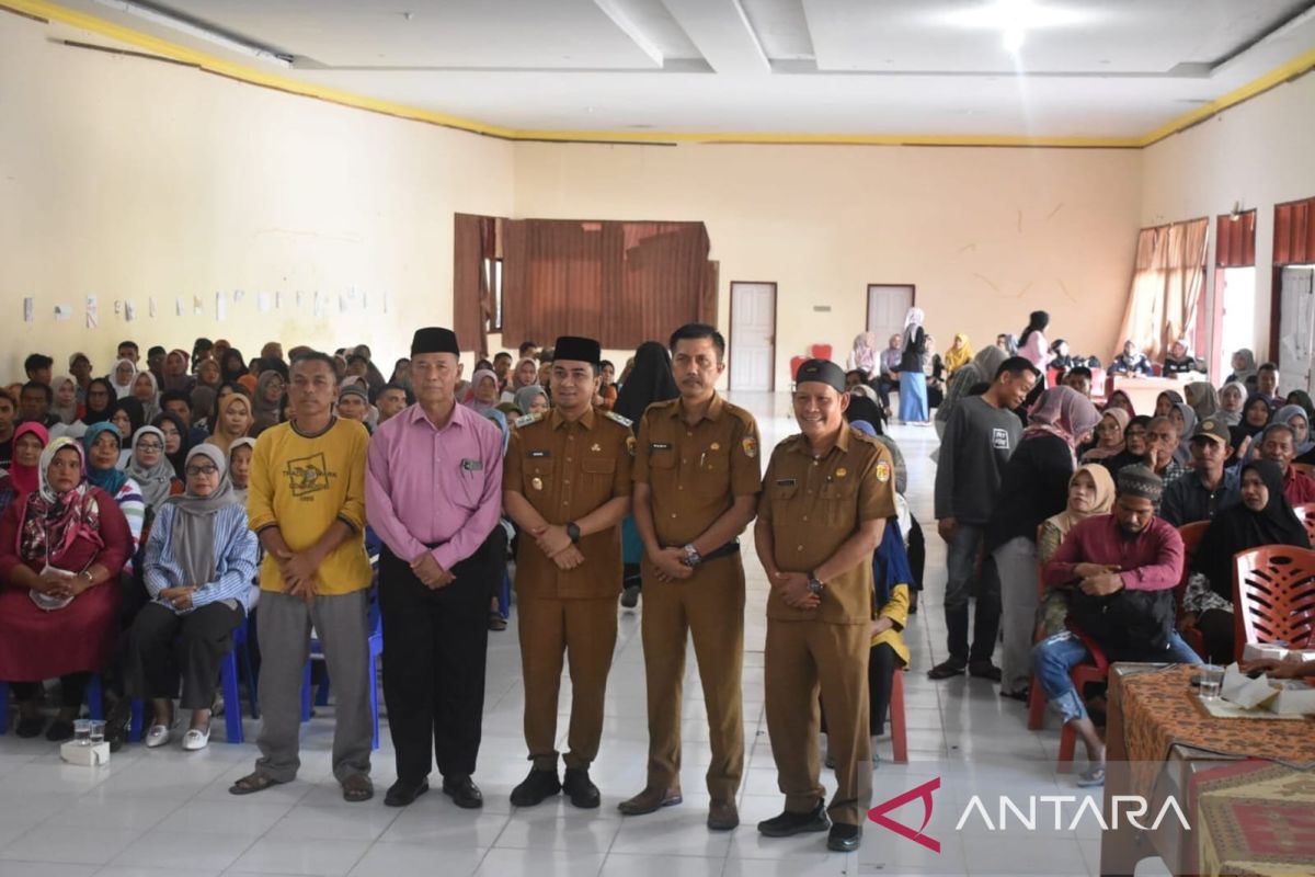 Pemerintah Kota Solok serahkan bantuan RTLH bagi 157 KK