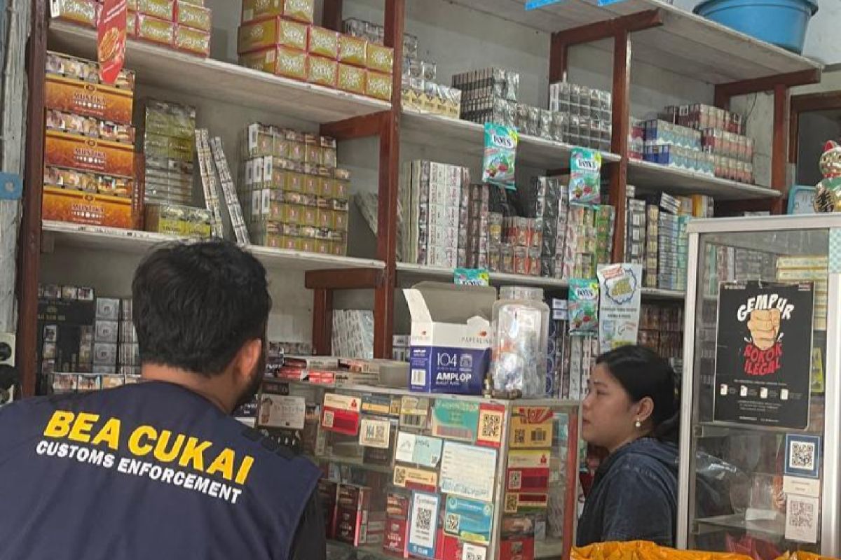 Bea Cukai tertibkan peredaran rokok ilegal di Kapuas Hulu - Sintang