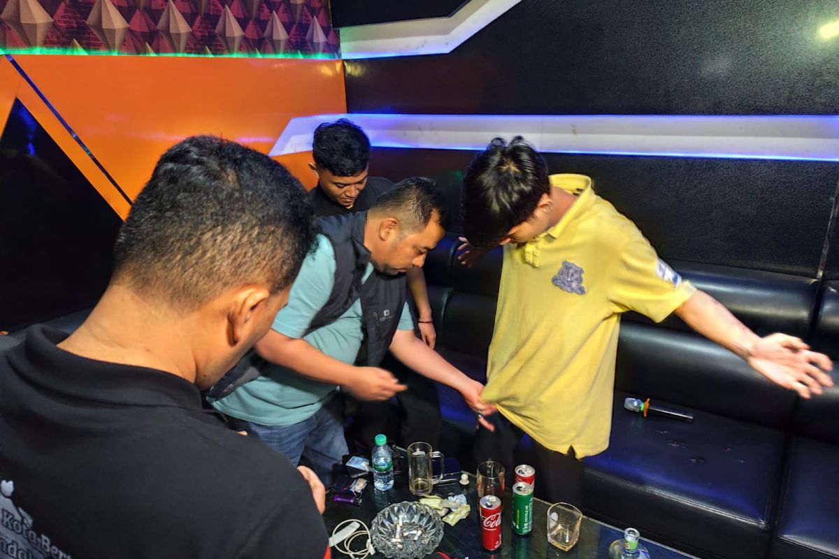 Polisi razia Sago KTV Pekanbaru karena jadi lokasi pesta narkoba