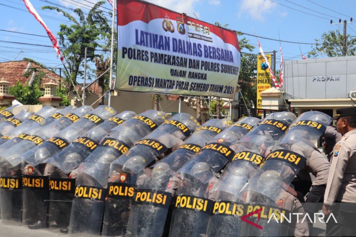 Jelang Pilkada, Polres Pamekasan-Sumenep latihan bersama teknik pengendalian massa