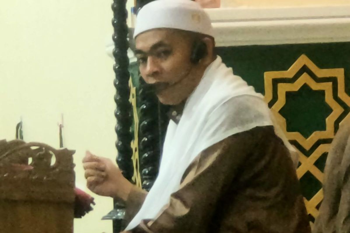 Ustadz M Nur ingatkan makan subhat halangi doa