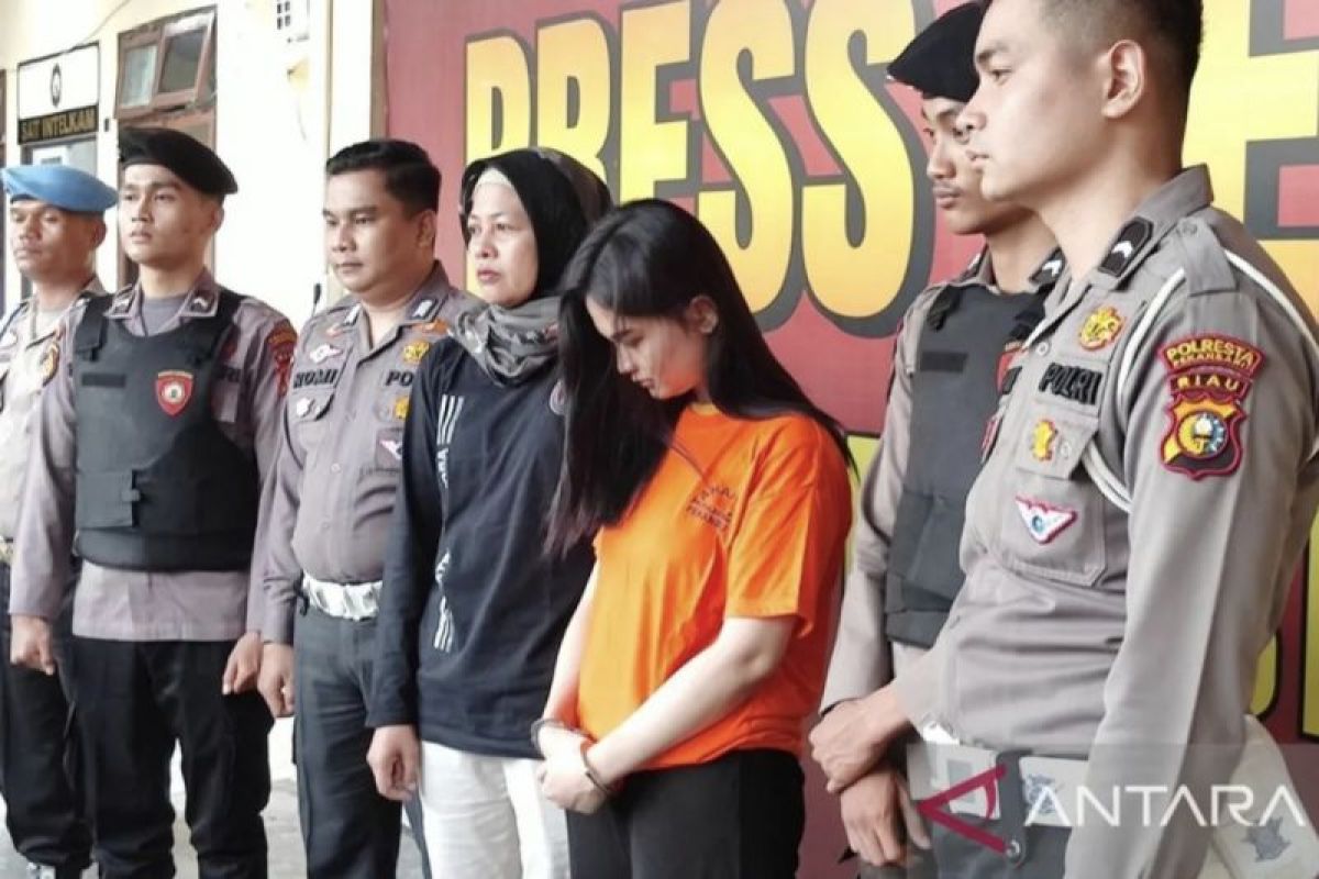 Polda Riau buru teman pesta narkoba mahasiswi yang tabrak korban tewas