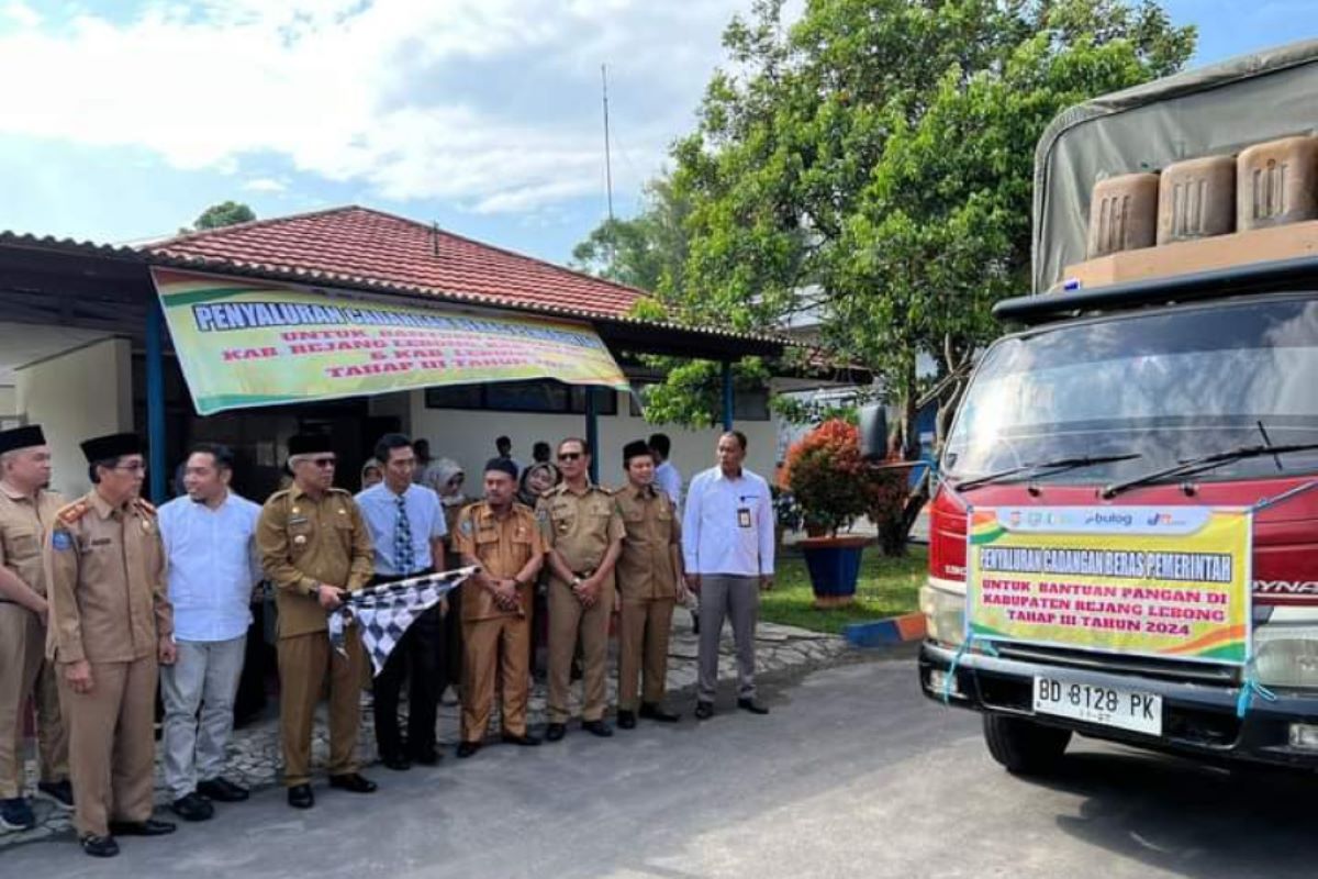 Bulog Rejang Lebong salurkan bantuan pangan tahap III