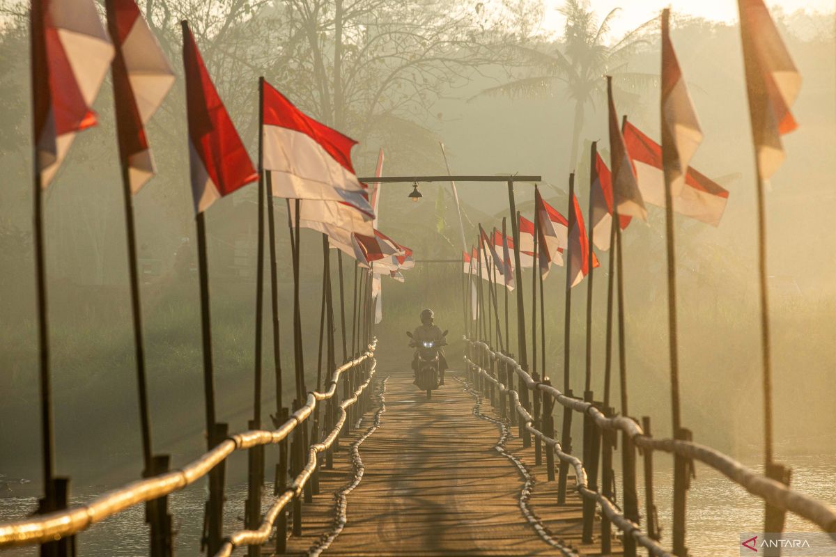 Lirik lagu "Bendera Kita" ciptaan Dirman Sasmokoadi