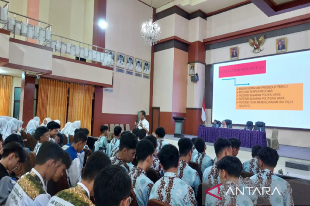 Ratusan pelajar di HSU ikuti sosialiasi dari Bakesbangpol