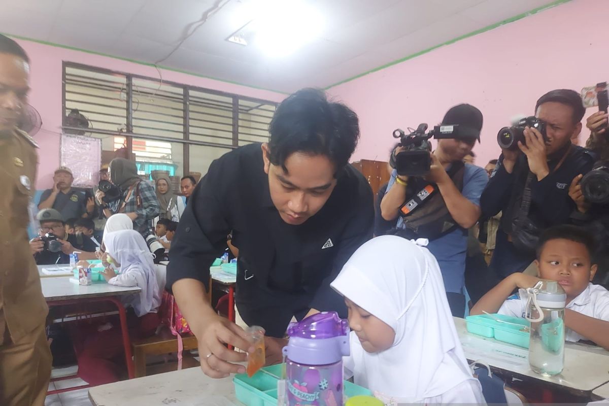 Uji coba makan gratis di 36 sekolah Tangerang dilaksanakan bergantian