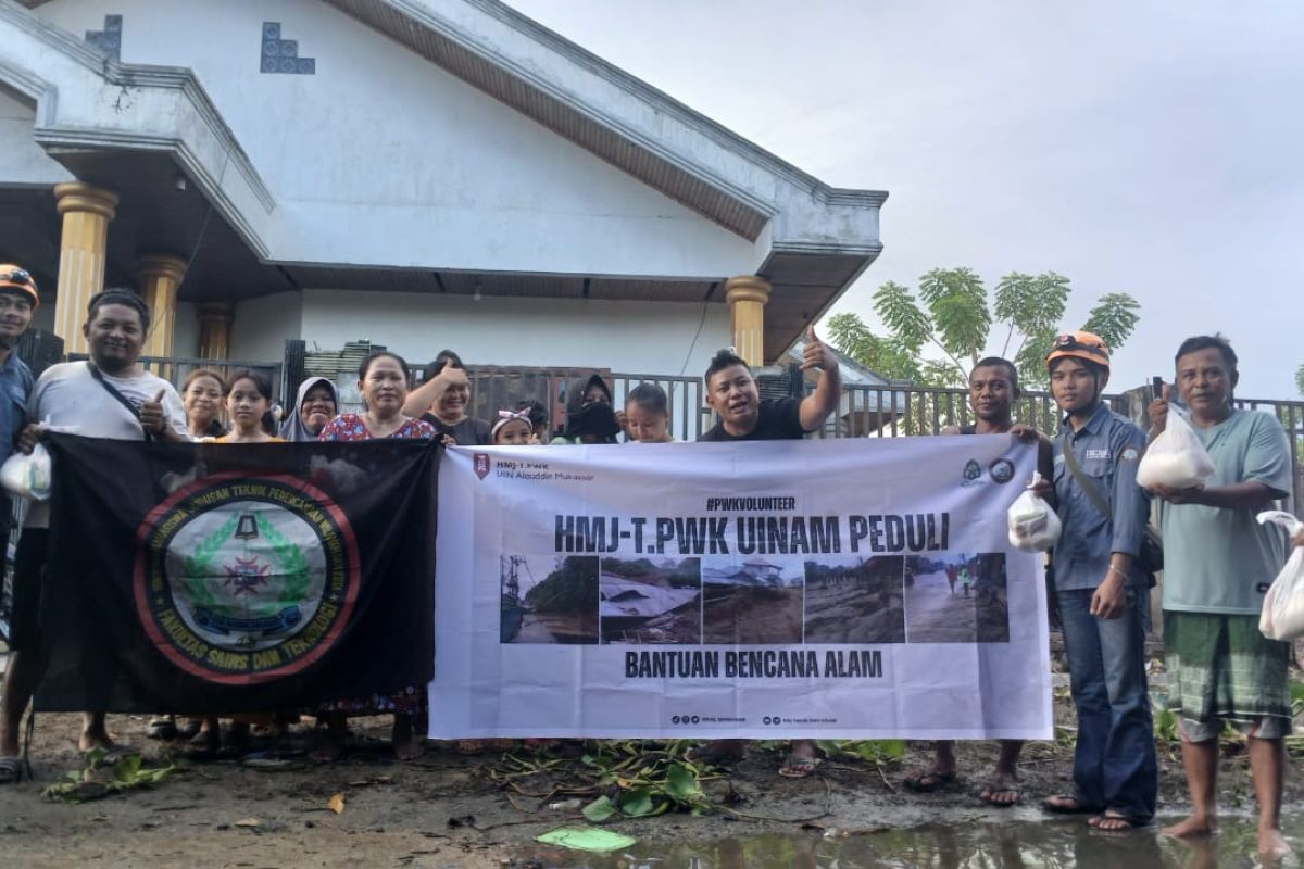 HMJ FST UIN Alauddin Makassar bagi bantuan korban banjir di Gorontalo