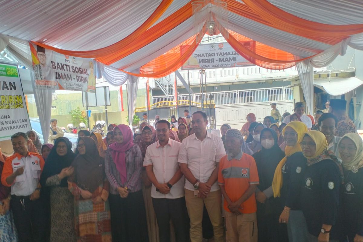 PKS-Golkar Depok  launching kegiatan pemeriksaan kesehatan dan bakti sosial