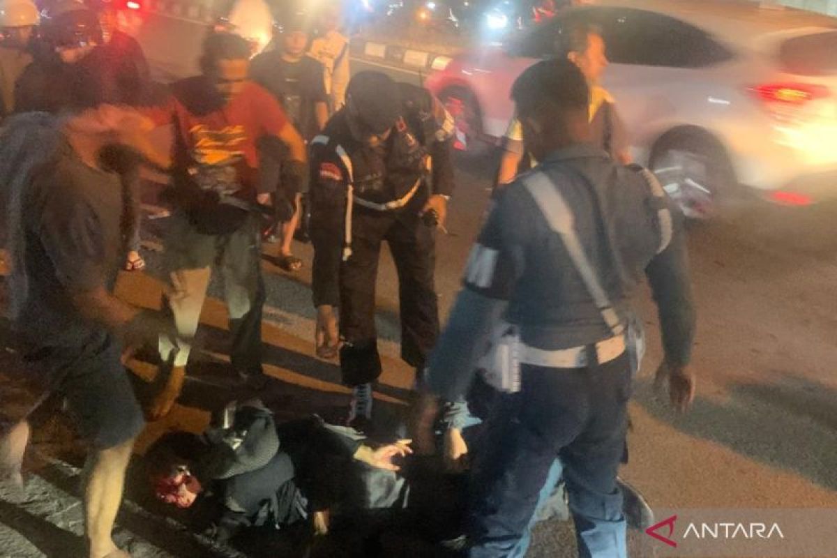 Polisi amankan seorang ODGJ ayunkan parang ke pengguna jalan