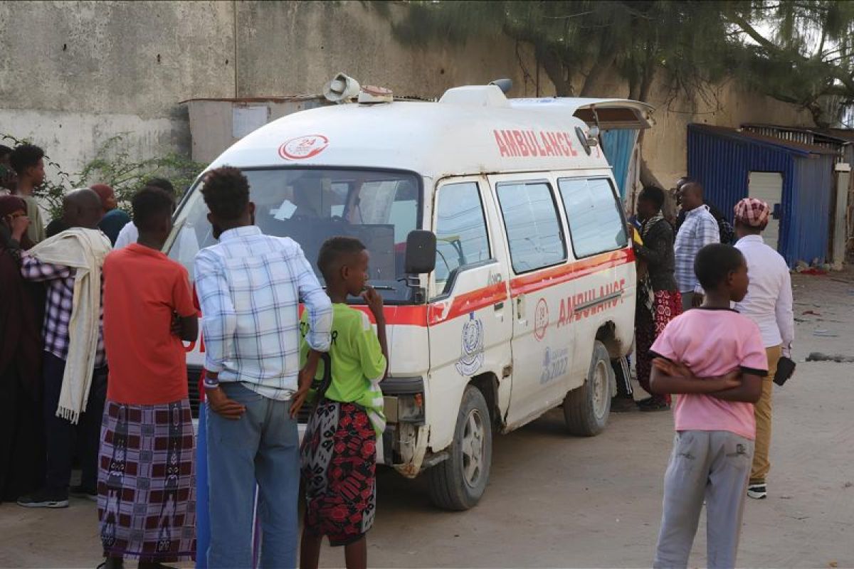 Korban tewas akibat bom bunuh diri di pantai Somalia bertambah jadi 37 orang