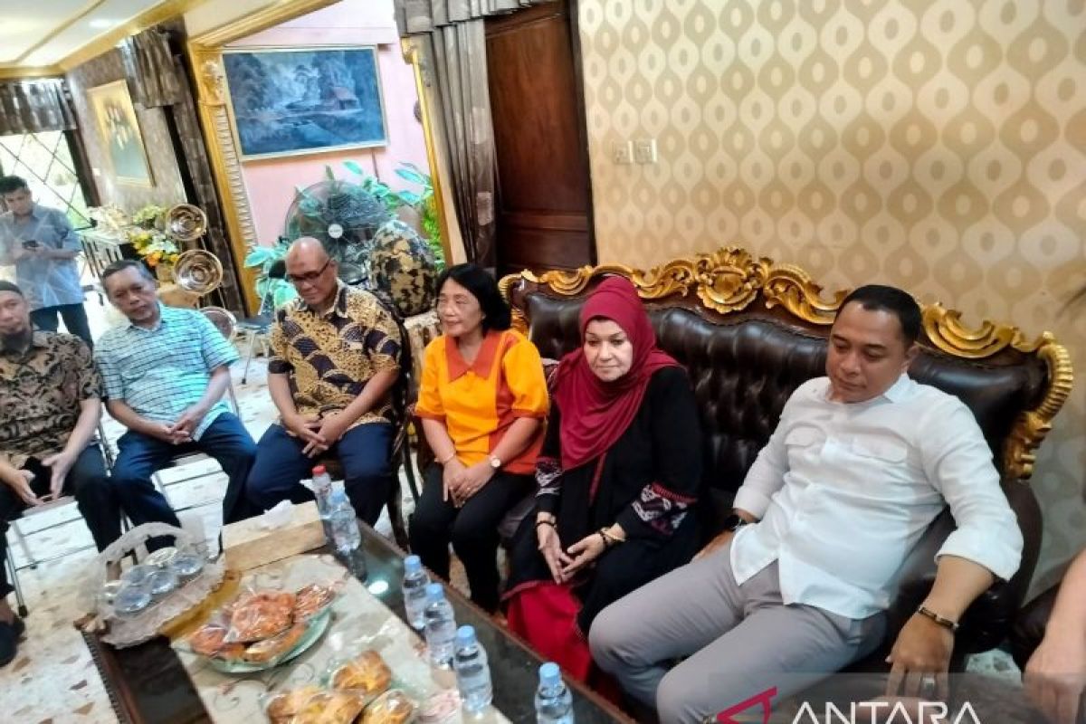 Wali Kota Surabaya mediasi sekolah Petra dengan warga