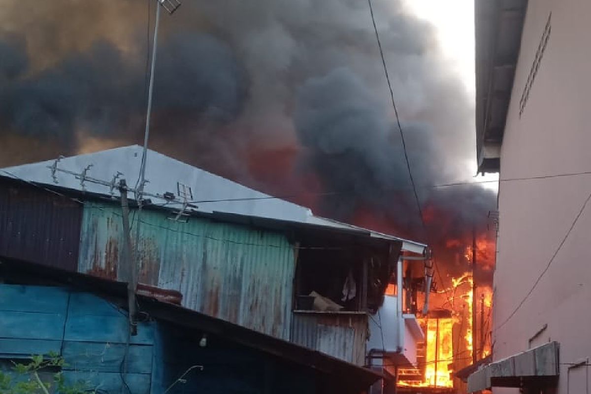 Kebakaran hanguskan rumah di Pulo Brayan Medan, berikut lengkapnya