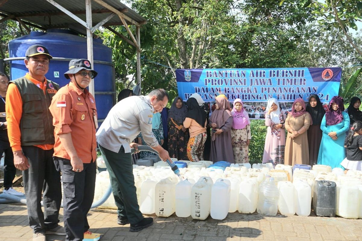 BPBD Jatim bantu pasokan air bersih dan logistik bagi warga Mojokerto